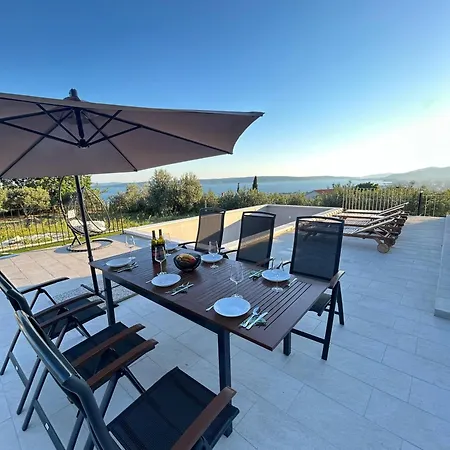 Villa La Mia Ivana With Pool And View Kaštela