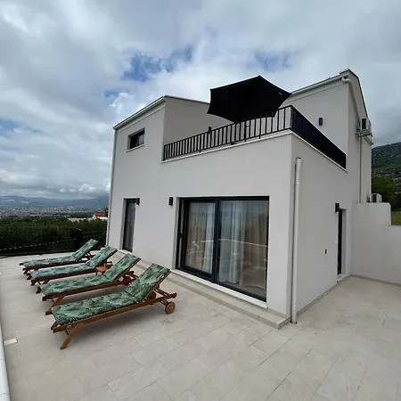 Villa La Mia Ivana With Pool And View